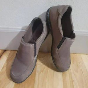 Carolina Women's Aluminum Toe Opanka Slip On Size 8